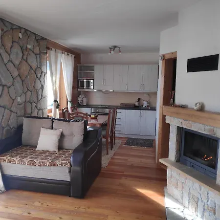 Isidora Apartment *